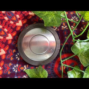 Becca champagne pop highlighter